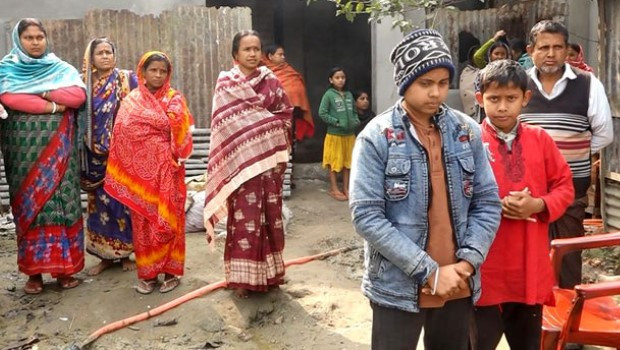 কলেজ পড়ুয়া তরুণী পরিণত হলো পুরুষে